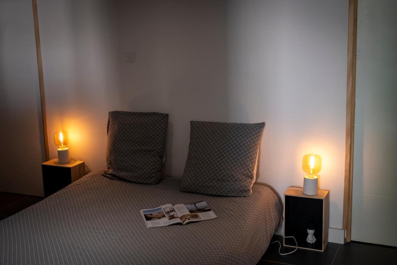 Superbe Appartement Avec Patio Nimes Ngoại thất bức ảnh